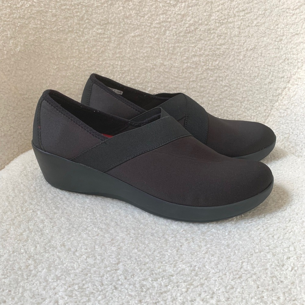Crocs Women's Busy Day Stretch Wedge Dual Comfort Black Size 11 Slip On Shoes - Picture 2 of 12